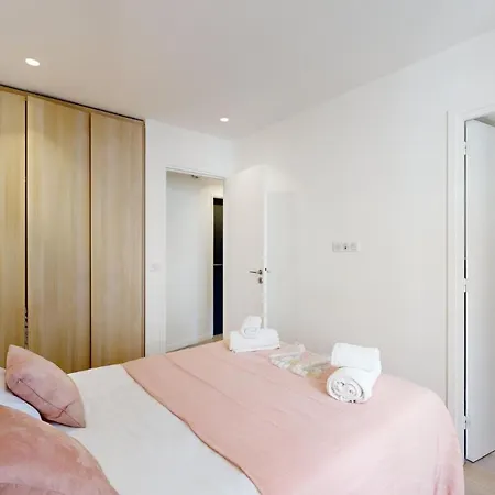 155 Georges - Superbe A * Paris