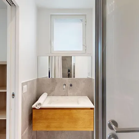 155 Georges - Superbe A Paris
